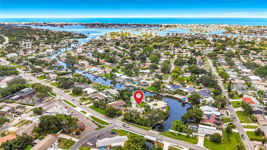 Property photo for 3511 NORTH CIR, Largo, FL