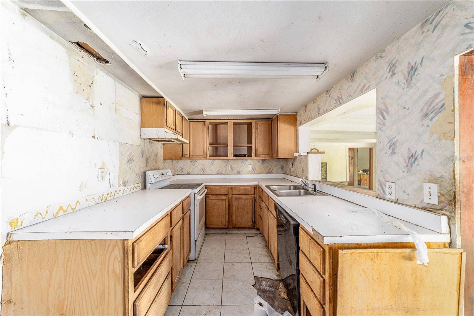 11768 N GATLEN AVENUE, Dunnellon, FL 34433 11768 N GATLEN AVENUE, Dunnellon, FL 34433
