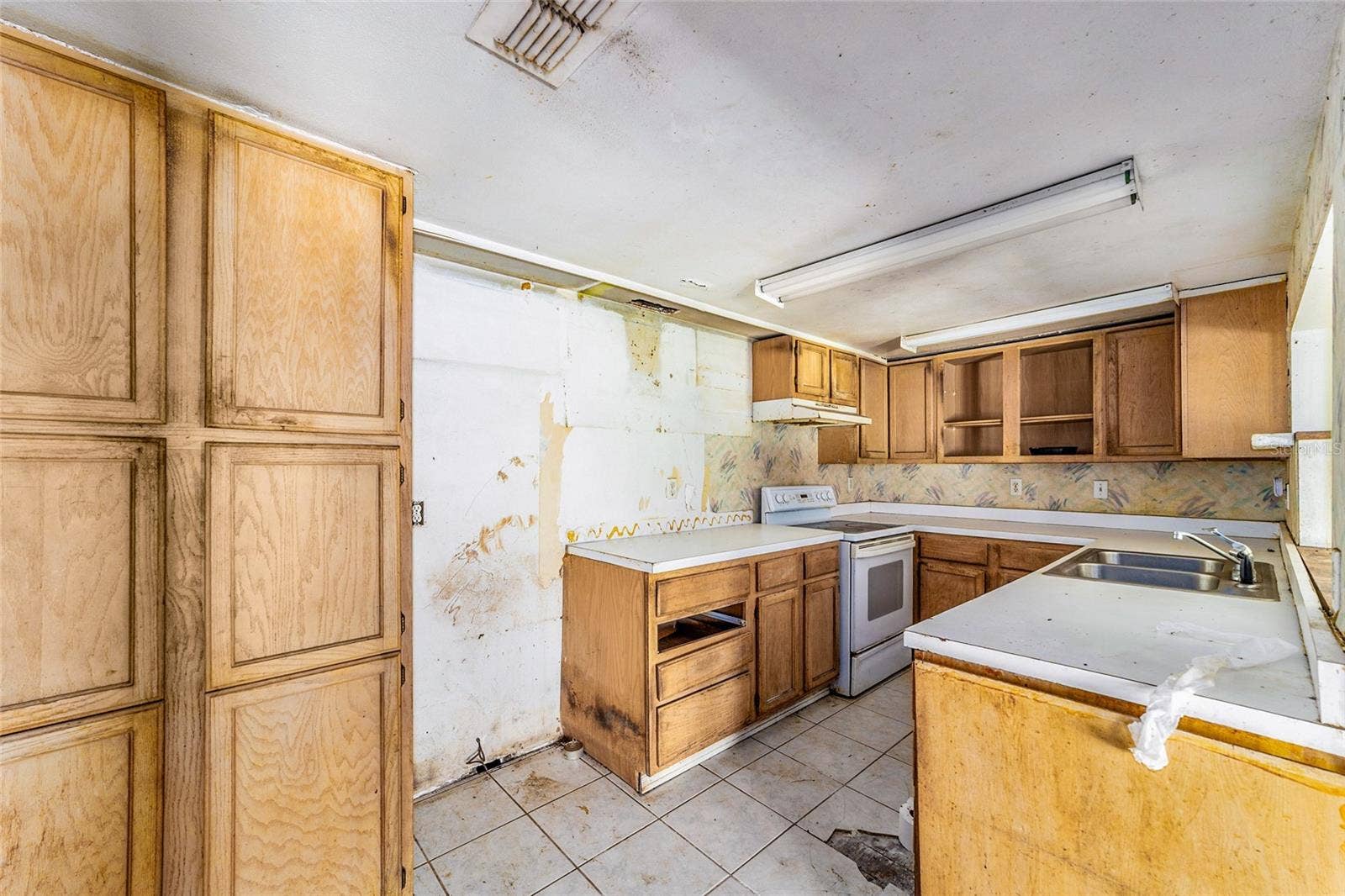 11768 N GATLEN AVENUE, Dunnellon, FL 34433 11768 N GATLEN AVENUE, Dunnellon, FL 34433