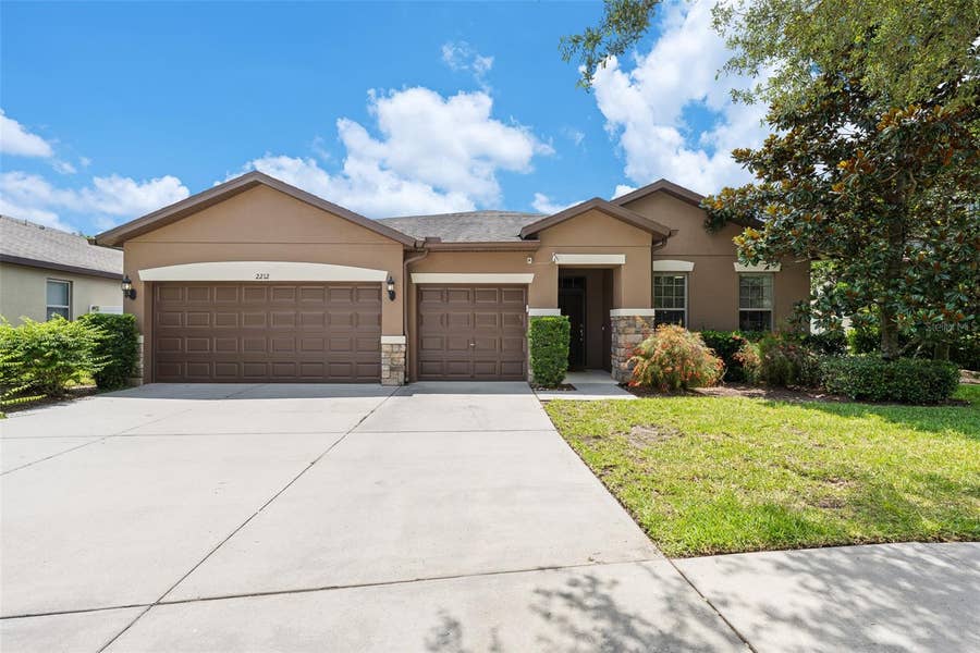 Property photo for 2212 LANDSIDE DRIVE, Valrico, FL