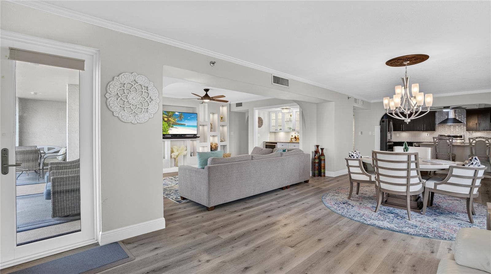 1480 GULF BOULEVARD, #601, Clearwater Beach, FL 33767 dining / living area