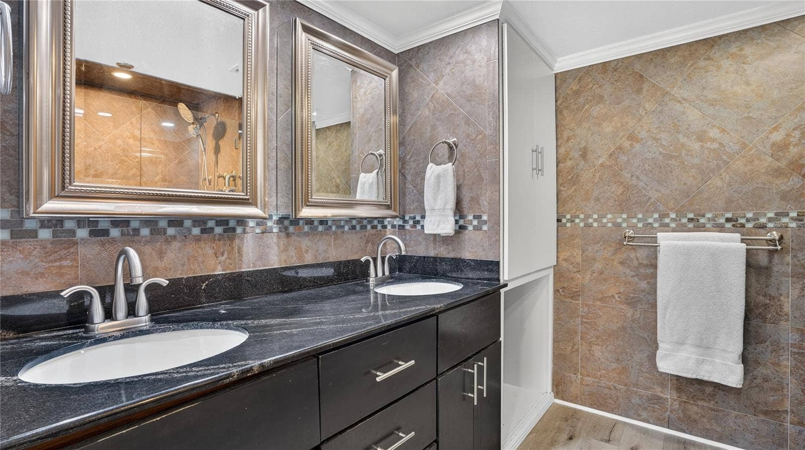 1480 GULF BOULEVARD, #601, Clearwater Beach, FL 33767 primary bathroom en suite