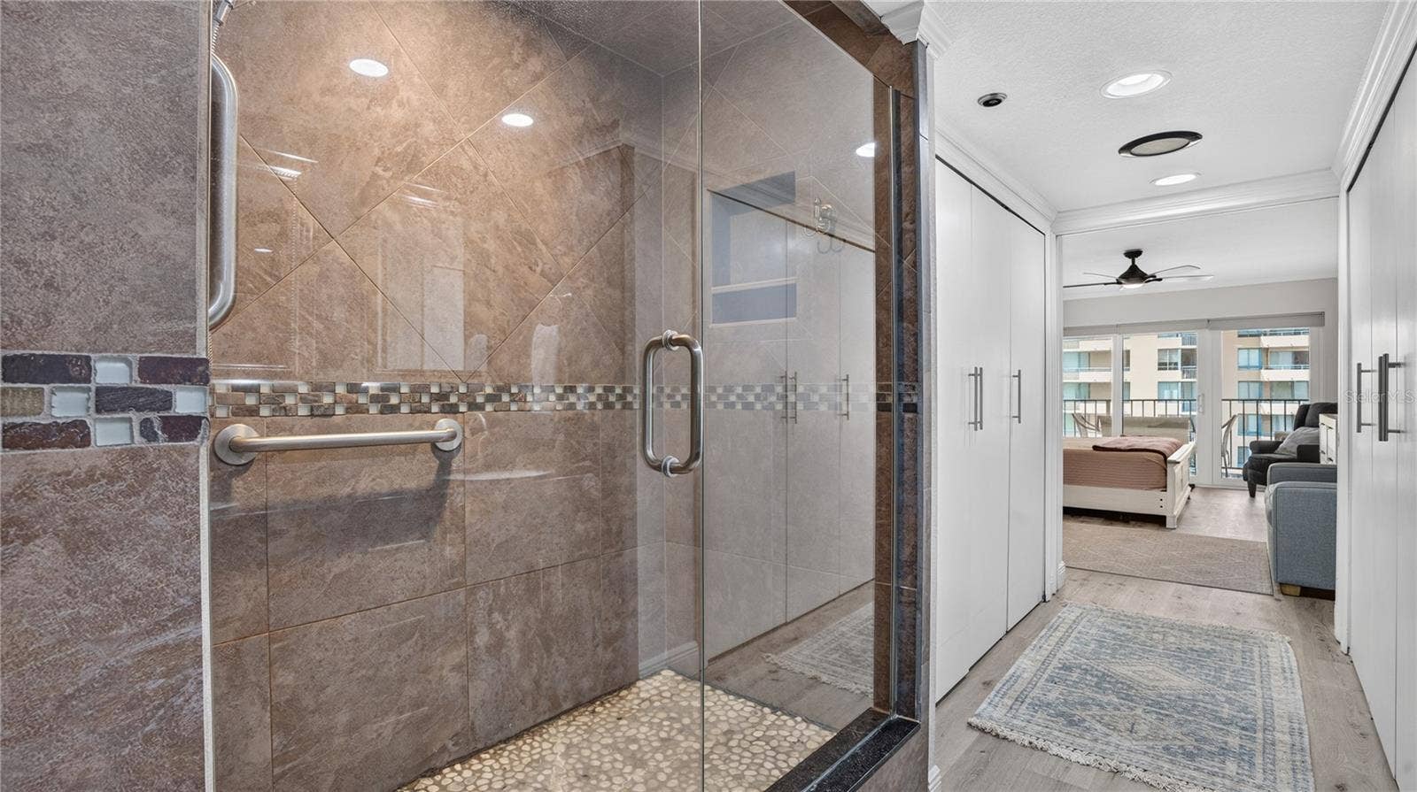 1480 GULF BOULEVARD, #601, Clearwater Beach, FL 33767 primary bathroom en suite