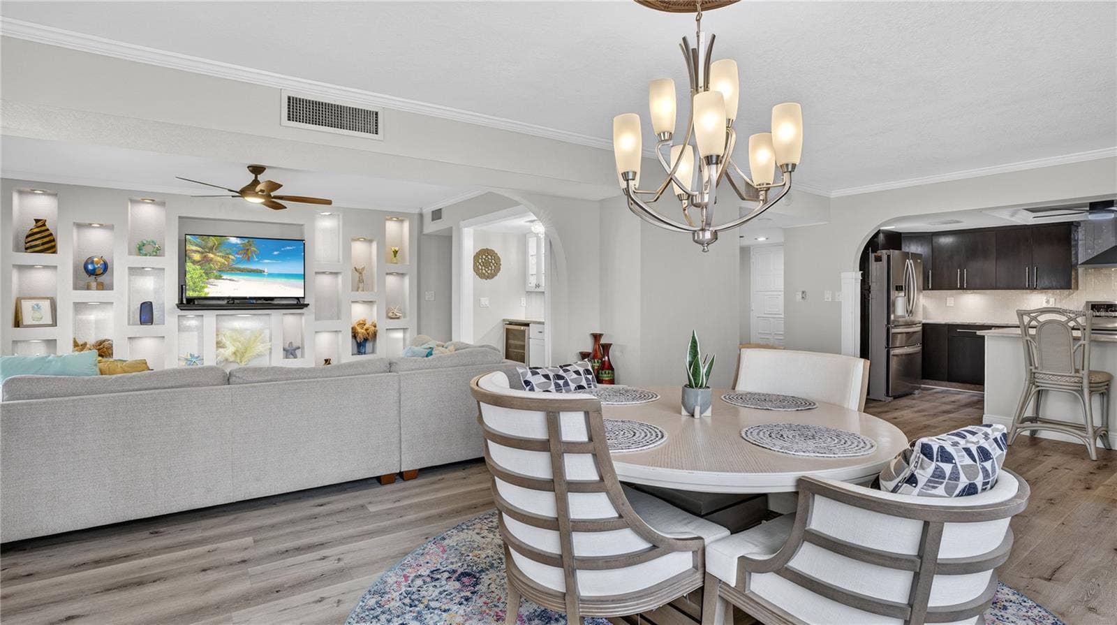 1480 GULF BOULEVARD, #601, Clearwater Beach, FL 33767 dining area