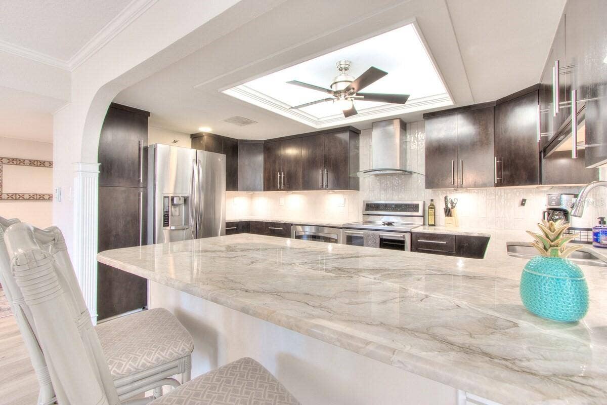 1480 GULF BOULEVARD, #601, Clearwater Beach, FL 33767 kitchen