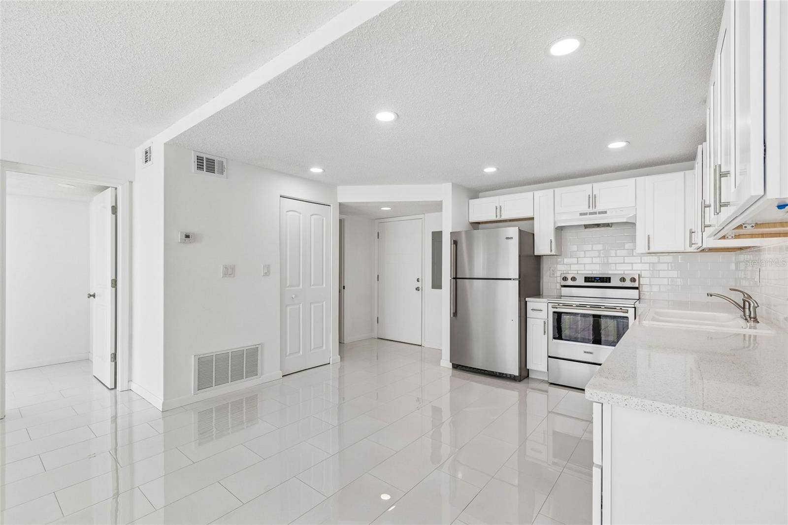 450 TREASURE ISLAND CAUSEWAY, #106, Treasure Island, FL 33706 450 TREASURE ISLAND CAUSEWAY, #106, Treasure Island, FL 33706