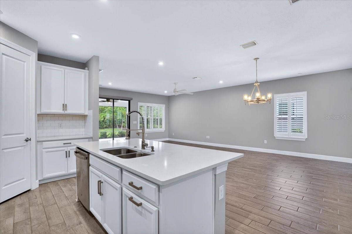 4642 CRESTPOINT WAY, Palmetto, FL 34221 4642 CRESTPOINT WAY, Palmetto, FL 34221