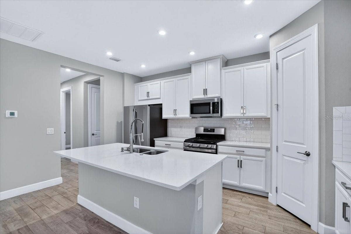 4642 CRESTPOINT WAY, Palmetto, FL 34221 4642 CRESTPOINT WAY, Palmetto, FL 34221