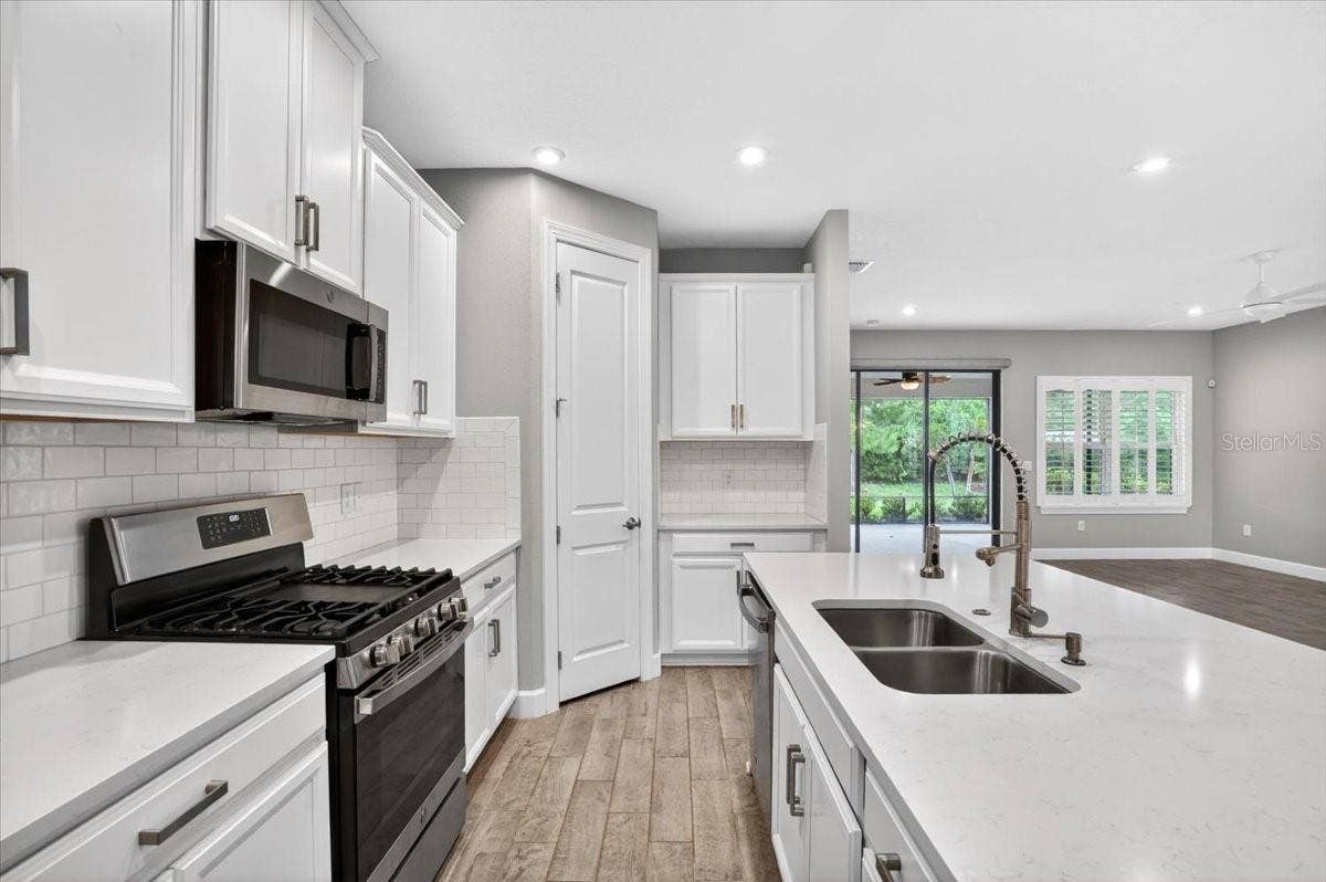 4642 CRESTPOINT WAY, Palmetto, FL 34221 4642 CRESTPOINT WAY, Palmetto, FL 34221
