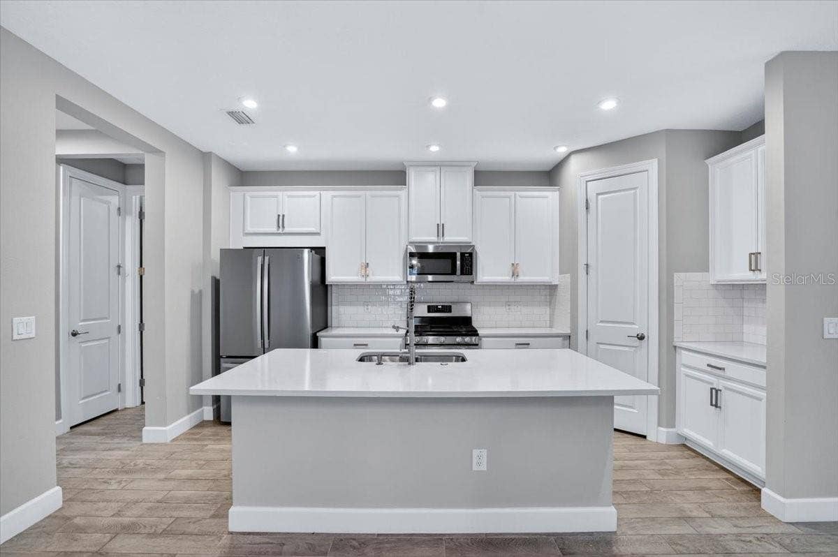 4642 CRESTPOINT WAY, Palmetto, FL 34221 4642 CRESTPOINT WAY, Palmetto, FL 34221