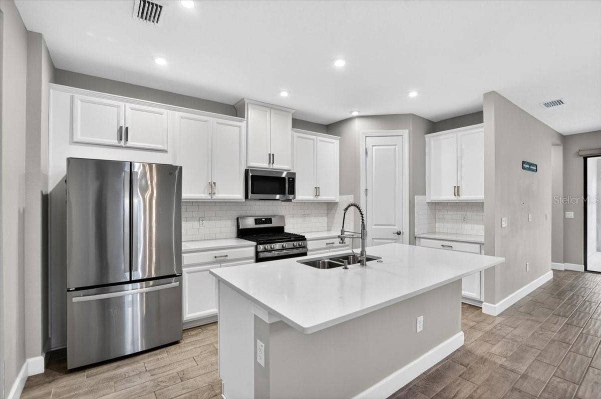 4642 CRESTPOINT WAY, Palmetto, FL 34221 4642 CRESTPOINT WAY, Palmetto, FL 34221