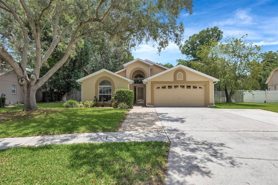 Property photo for 3015 FOLKLORE DRIVE, Valrico, FL