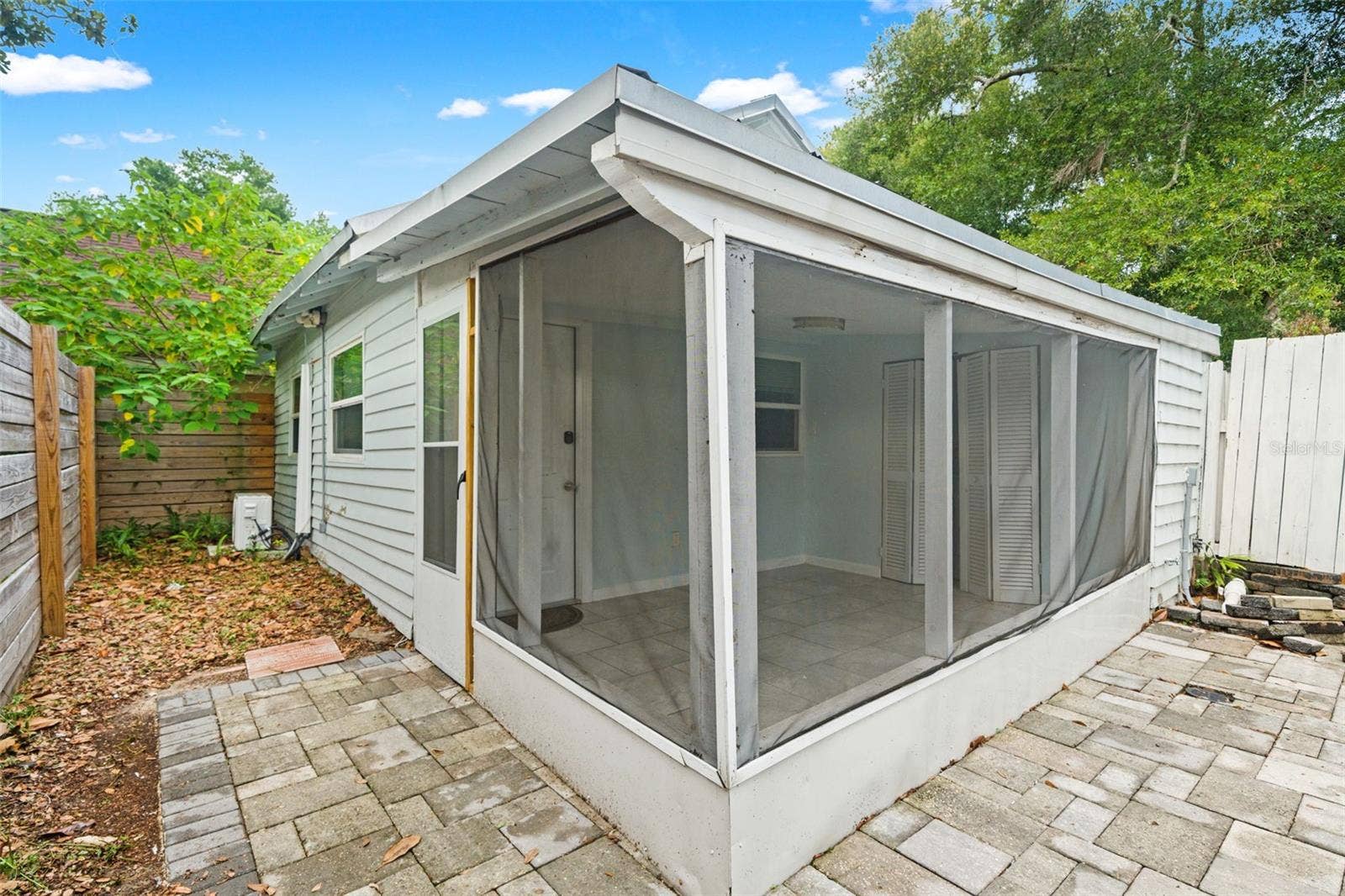 102 W NORTH STREET, Tampa, FL 33604 102 W NORTH STREET, Tampa, FL 33604