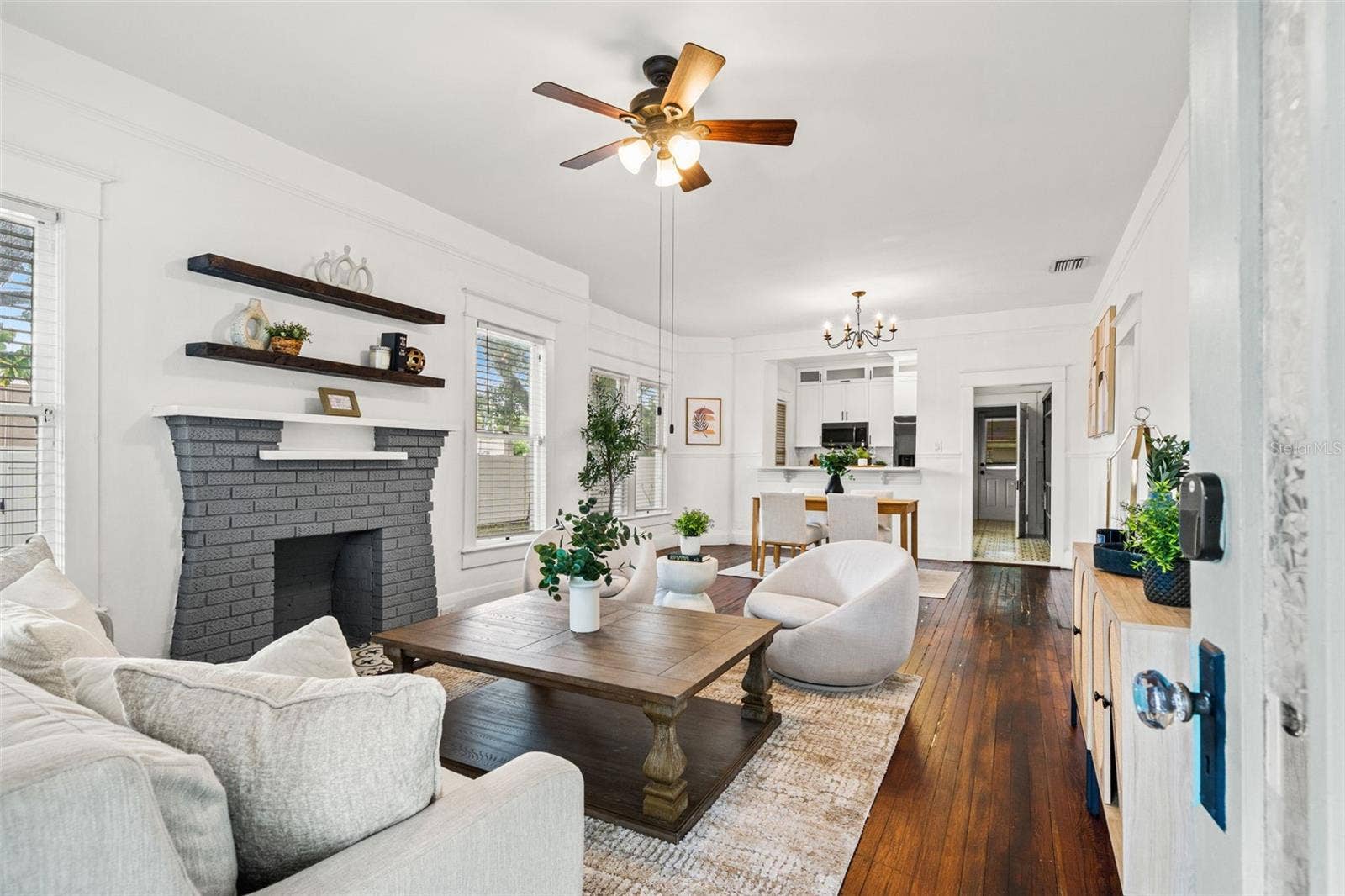 102 W NORTH STREET, Tampa, FL 33604 102 W NORTH STREET, Tampa, FL 33604