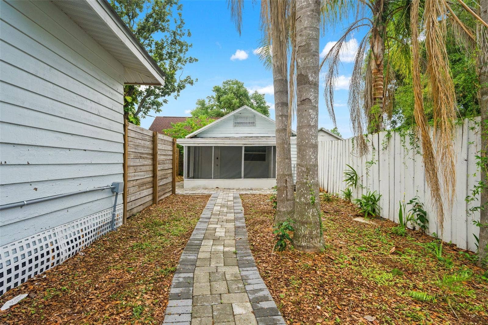 102 W NORTH STREET, Tampa, FL 33604 102 W NORTH STREET, Tampa, FL 33604