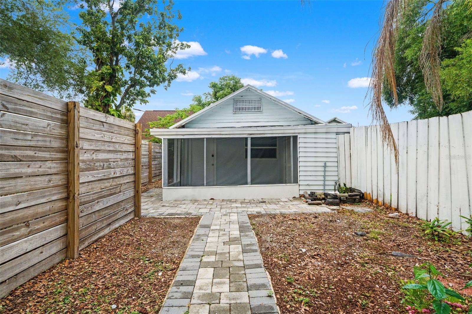 102 W NORTH STREET, Tampa, FL 33604 102 W NORTH STREET, Tampa, FL 33604