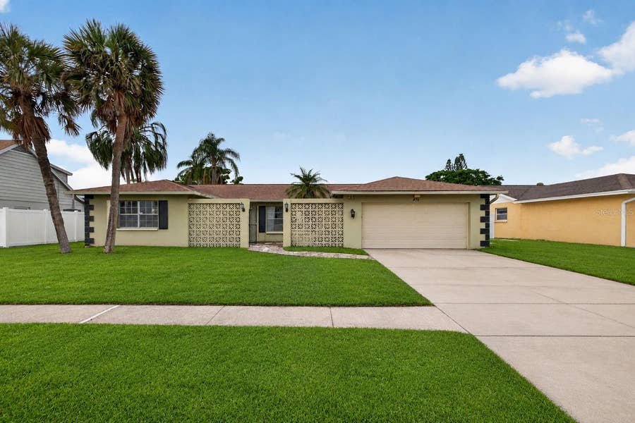 Property photo for 4724 SOAPSTONE DRIVE, Tampa, FL