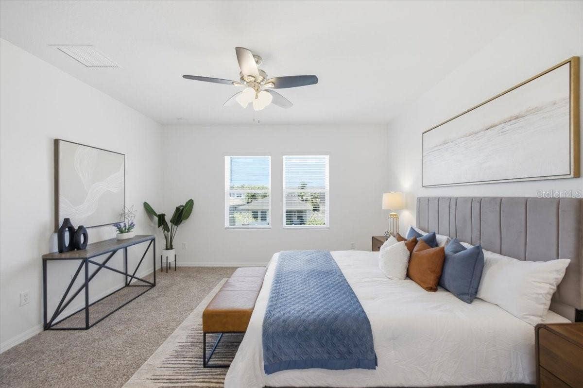 5718 LOS ROBLES COURT, Palmetto, FL 34221 Large 13'11" x 14'6" Primary Bedroom