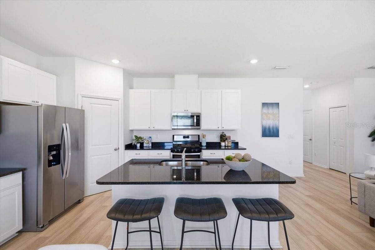 5718 LOS ROBLES COURT, Palmetto, FL 34221 Island with Breakfast Bar