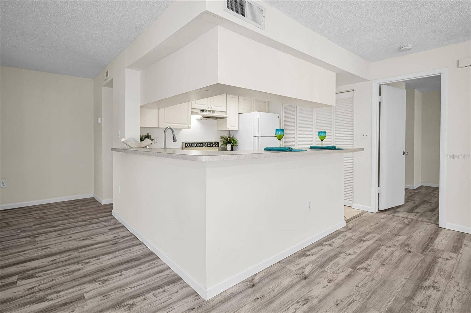 2205 LENNOX ROAD E, #2205, Palm Harbor, FL 34683 2205 LENNOX ROAD E, #2205, Palm Harbor, FL 34683
