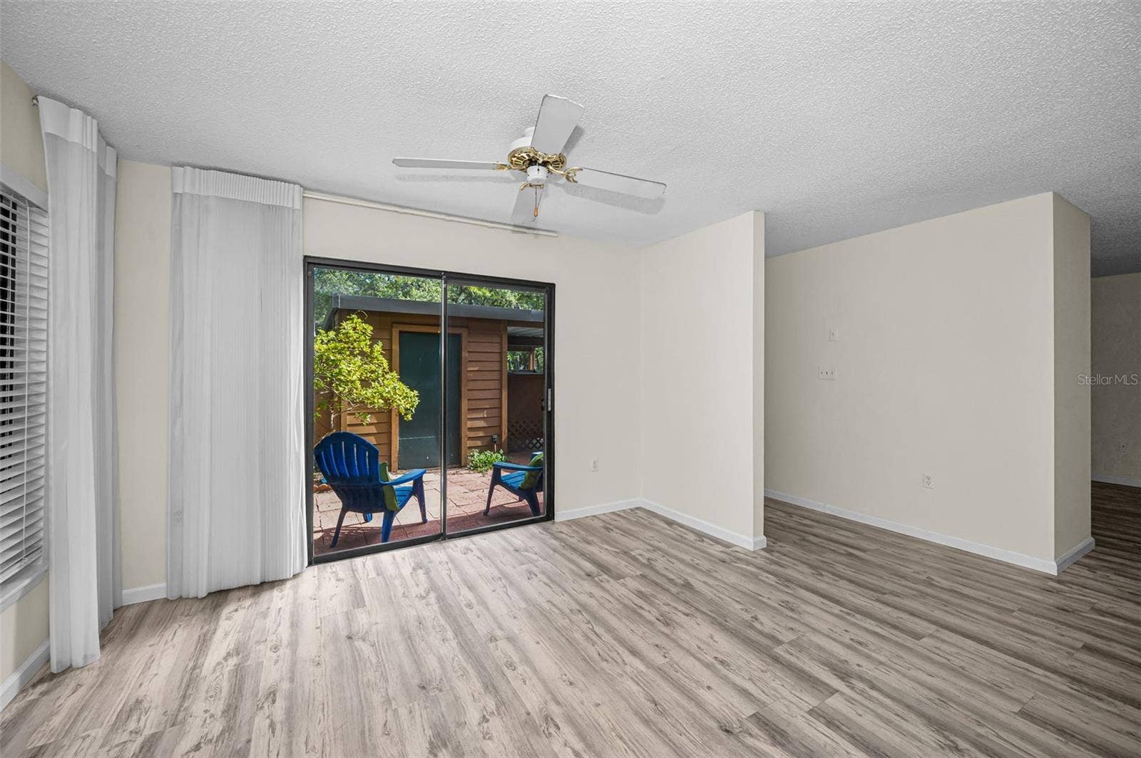2205 LENNOX ROAD E, #2205, Palm Harbor, FL 34683 Living Room
