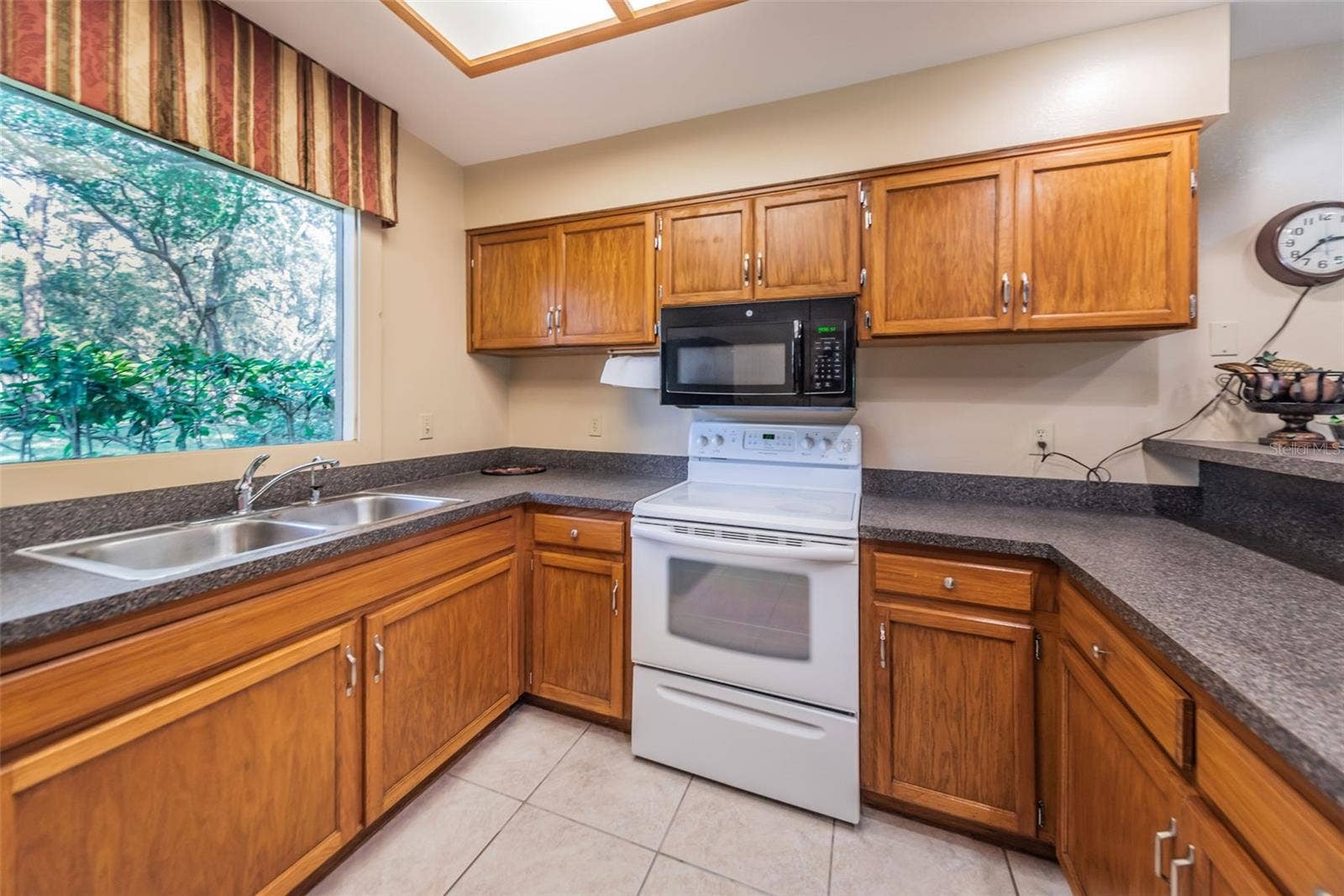 2205 LENNOX ROAD E, #2205, Palm Harbor, FL 34683 Community Clubhouse
