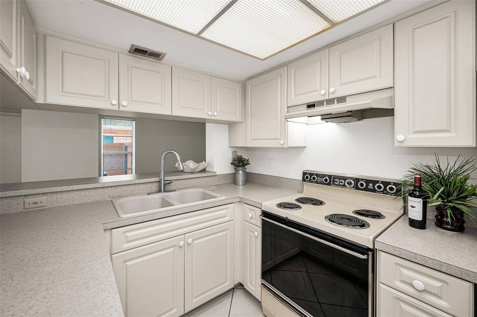 2205 LENNOX ROAD E, #2205, Palm Harbor, FL 34683 2205 LENNOX ROAD E, #2205, Palm Harbor, FL 34683