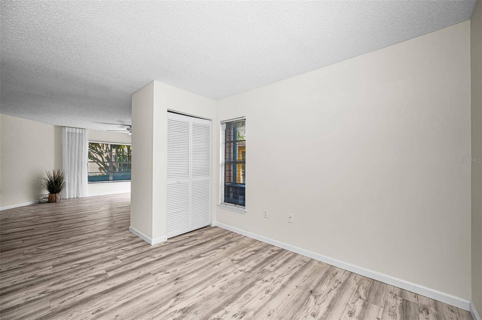2205 LENNOX ROAD E, #2205, Palm Harbor, FL 34683 Family Room or Bonus Room for Office/Hobbies