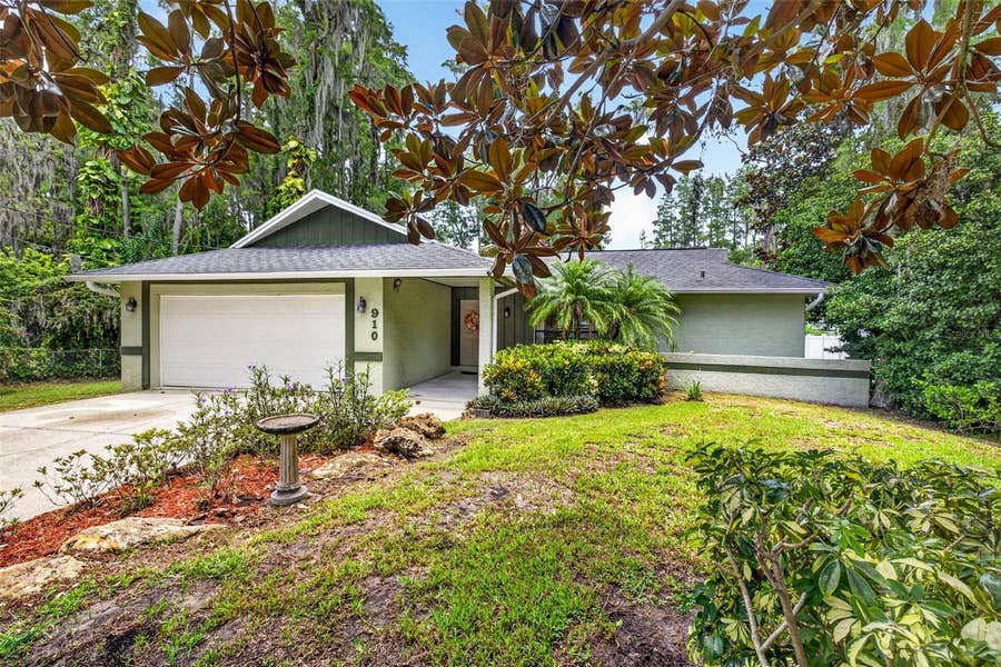 Property photo for 910 HILLSIDE DRIVE, Lutz, FL