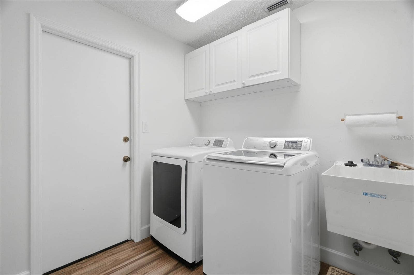 104 NESTLEBRANCH DRIVE, Safety Harbor, FL 34695 Laundry Room
