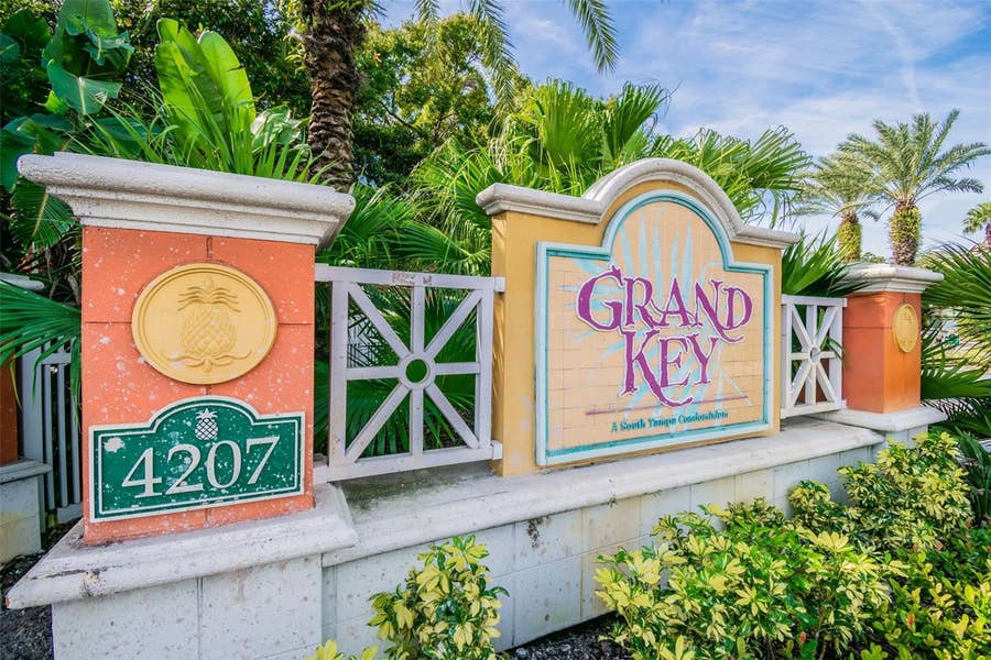 Property photo for 4207 S DALE MABRY HIGHWAY, #1105, Tampa, FL