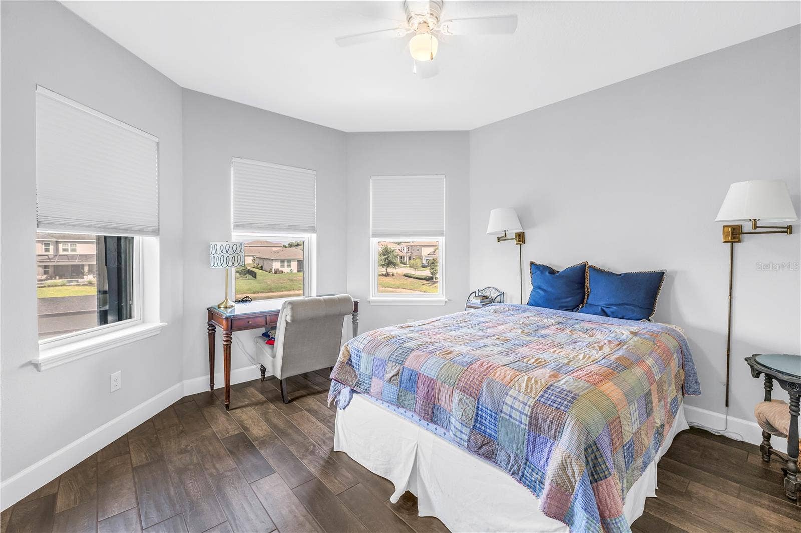 Guest bedroom en-suite.