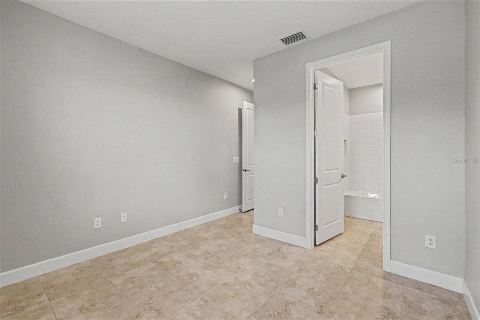 10930 WENDOVER DRIVE, Palmetto, FL 34221 10930 WENDOVER DRIVE, Palmetto, FL 34221