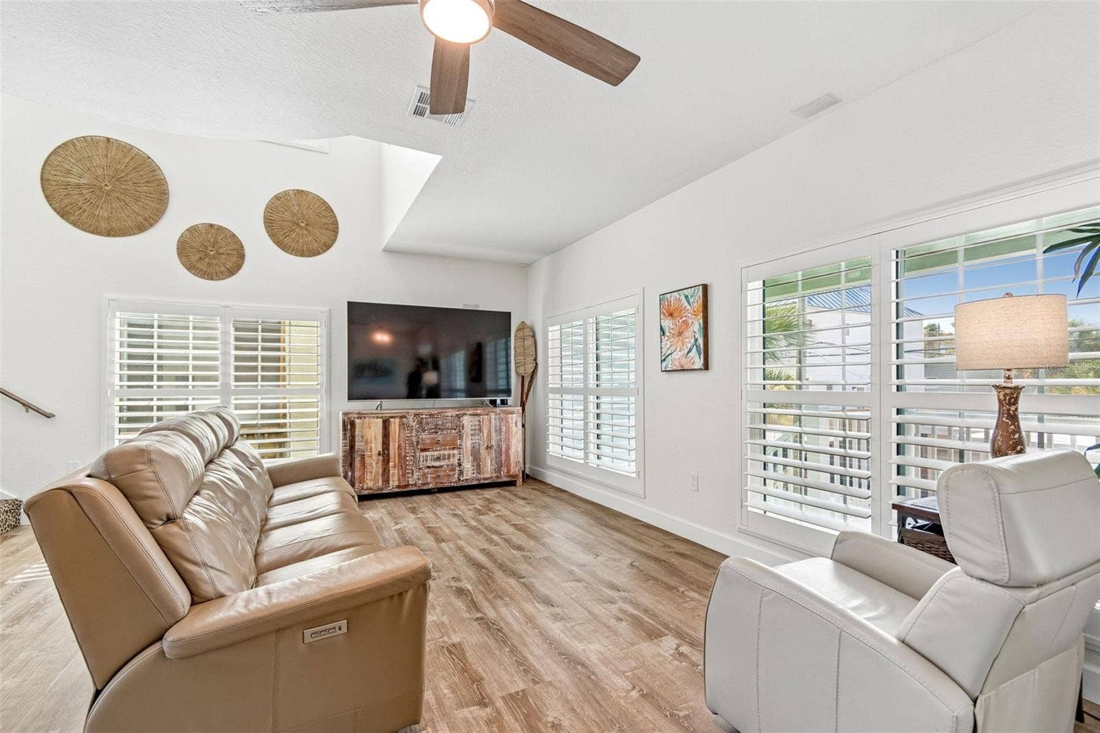 111 91ST AVENUE, Treasure Island, FL 33706 Spacious Living room