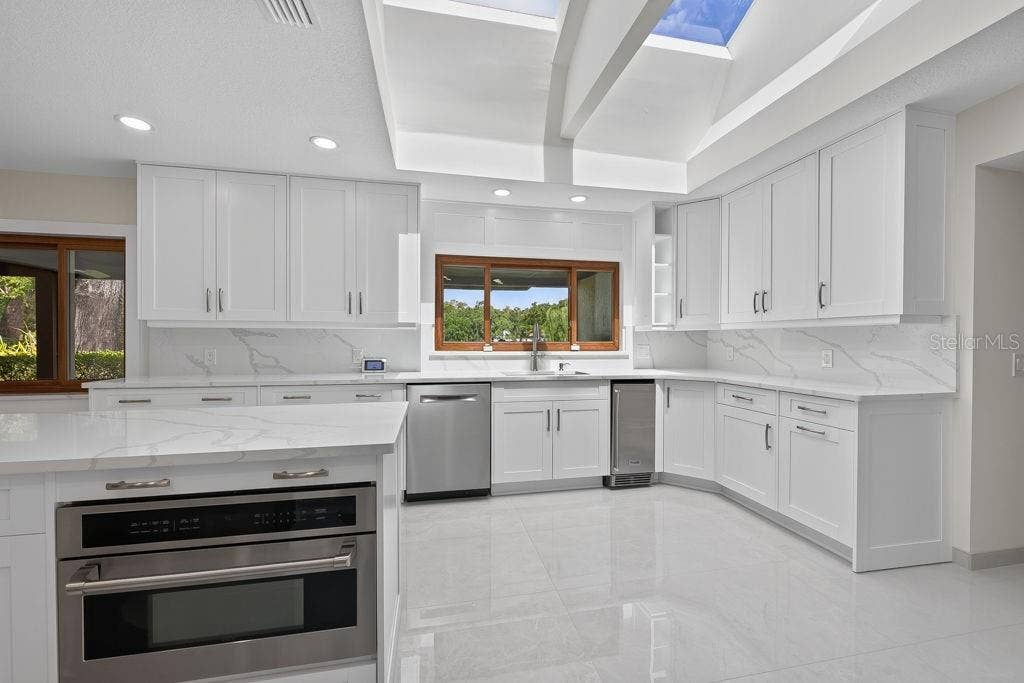 1007 LAKEWOOD DRIVE, Brandon, FL 33510 1007 LAKEWOOD DRIVE, Brandon, FL 33510