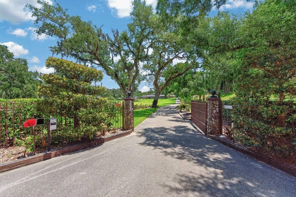 1007 LAKEWOOD DRIVE, Brandon, FL 33510 1007 LAKEWOOD DRIVE, Brandon, FL 33510