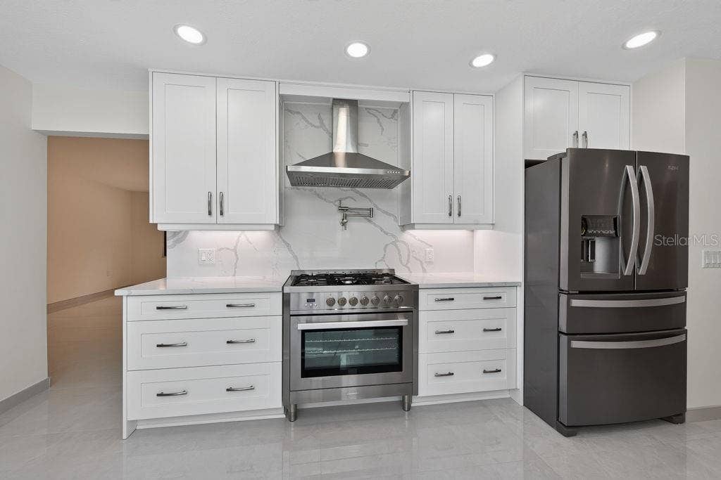 1007 LAKEWOOD DRIVE, Brandon, FL 33510 1007 LAKEWOOD DRIVE, Brandon, FL 33510
