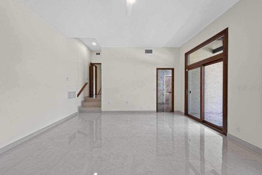 1007 LAKEWOOD DRIVE, Brandon, FL 33510 1007 LAKEWOOD DRIVE, Brandon, FL 33510