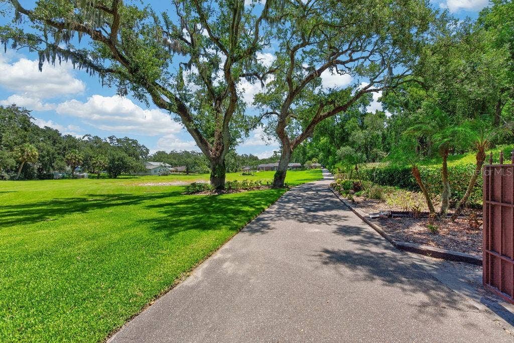 1007 LAKEWOOD DRIVE, Brandon, FL 33510 1007 LAKEWOOD DRIVE, Brandon, FL 33510