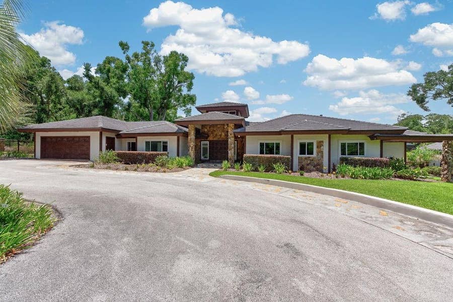 Property photo for 1007 LAKEWOOD DRIVE, Brandon, FL