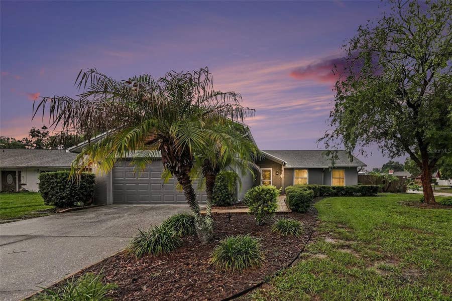 Property photo for 626 ROLLINGWOOD LANE, Valrico, FL