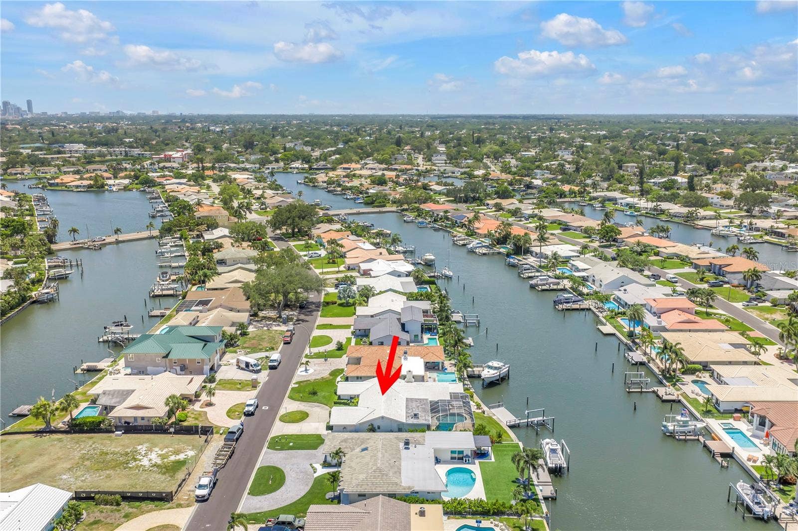 2067 MASSACHUSETTS AVENUE NE, St Petersburg, FL 33703 2067 MASSACHUSETTS AVENUE NE, St Petersburg, FL 33703