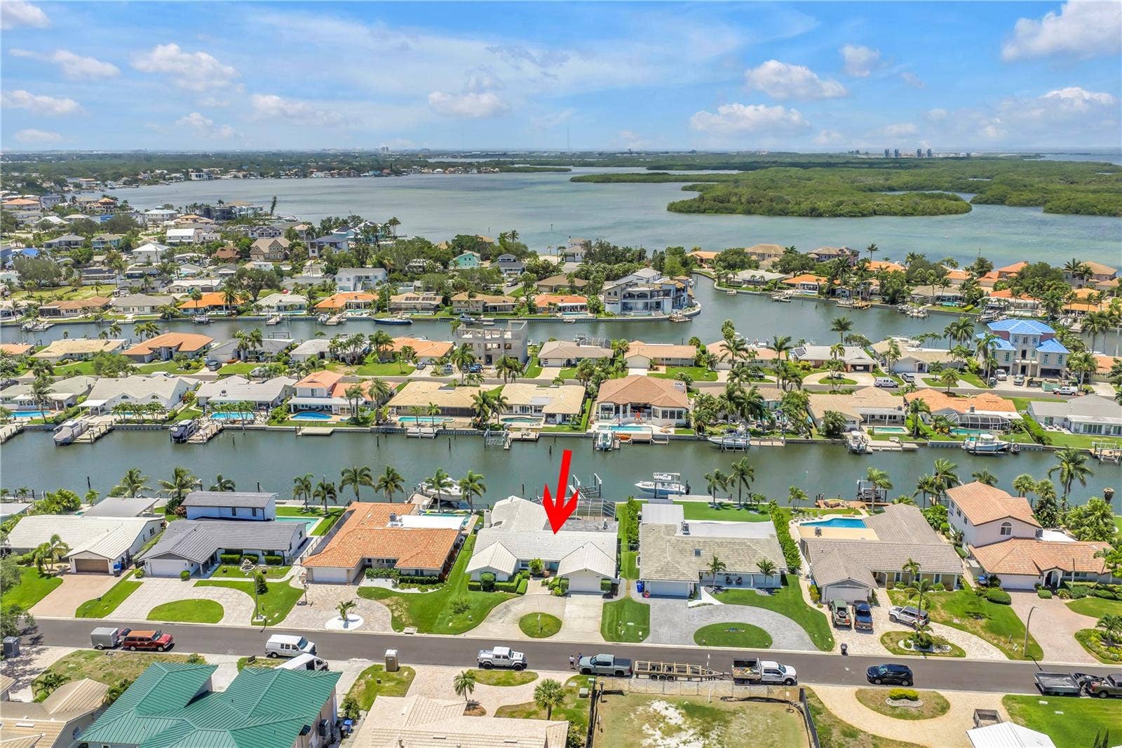 2067 MASSACHUSETTS AVENUE NE, St Petersburg, FL 33703 2067 MASSACHUSETTS AVENUE NE, St Petersburg, FL 33703