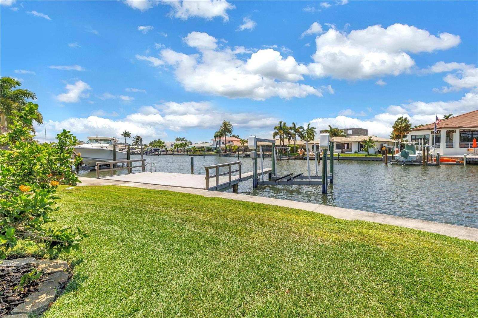 2067 MASSACHUSETTS AVENUE NE, St Petersburg, FL 33703 2067 MASSACHUSETTS AVENUE NE, St Petersburg, FL 33703