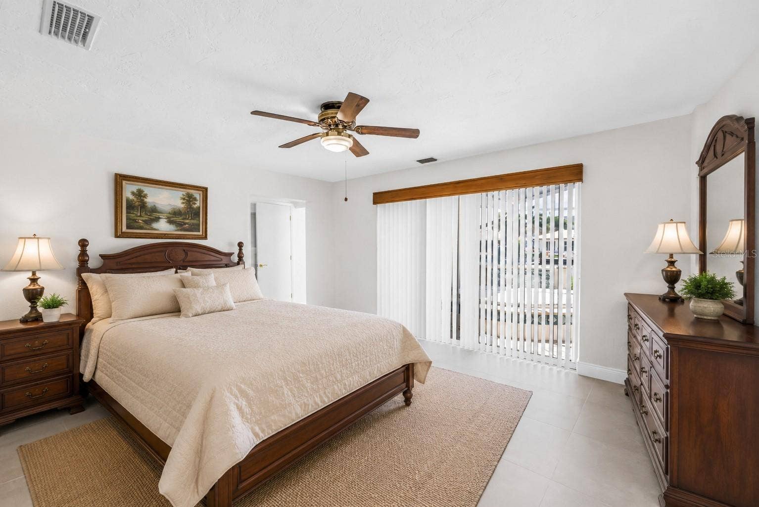2067 MASSACHUSETTS AVENUE NE, St Petersburg, FL 33703 Primary bedroom