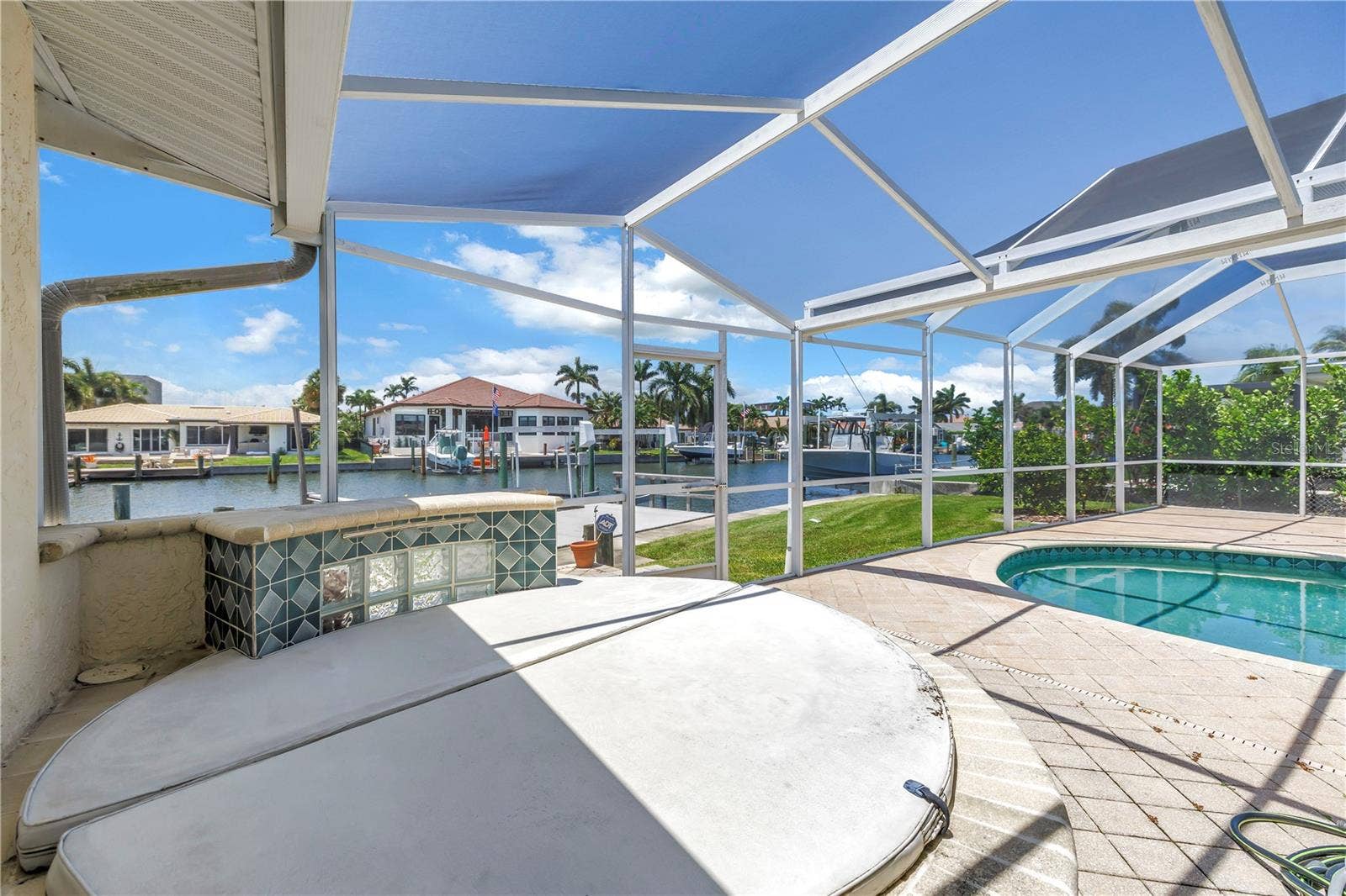 2067 MASSACHUSETTS AVENUE NE, St Petersburg, FL 33703 2067 MASSACHUSETTS AVENUE NE, St Petersburg, FL 33703