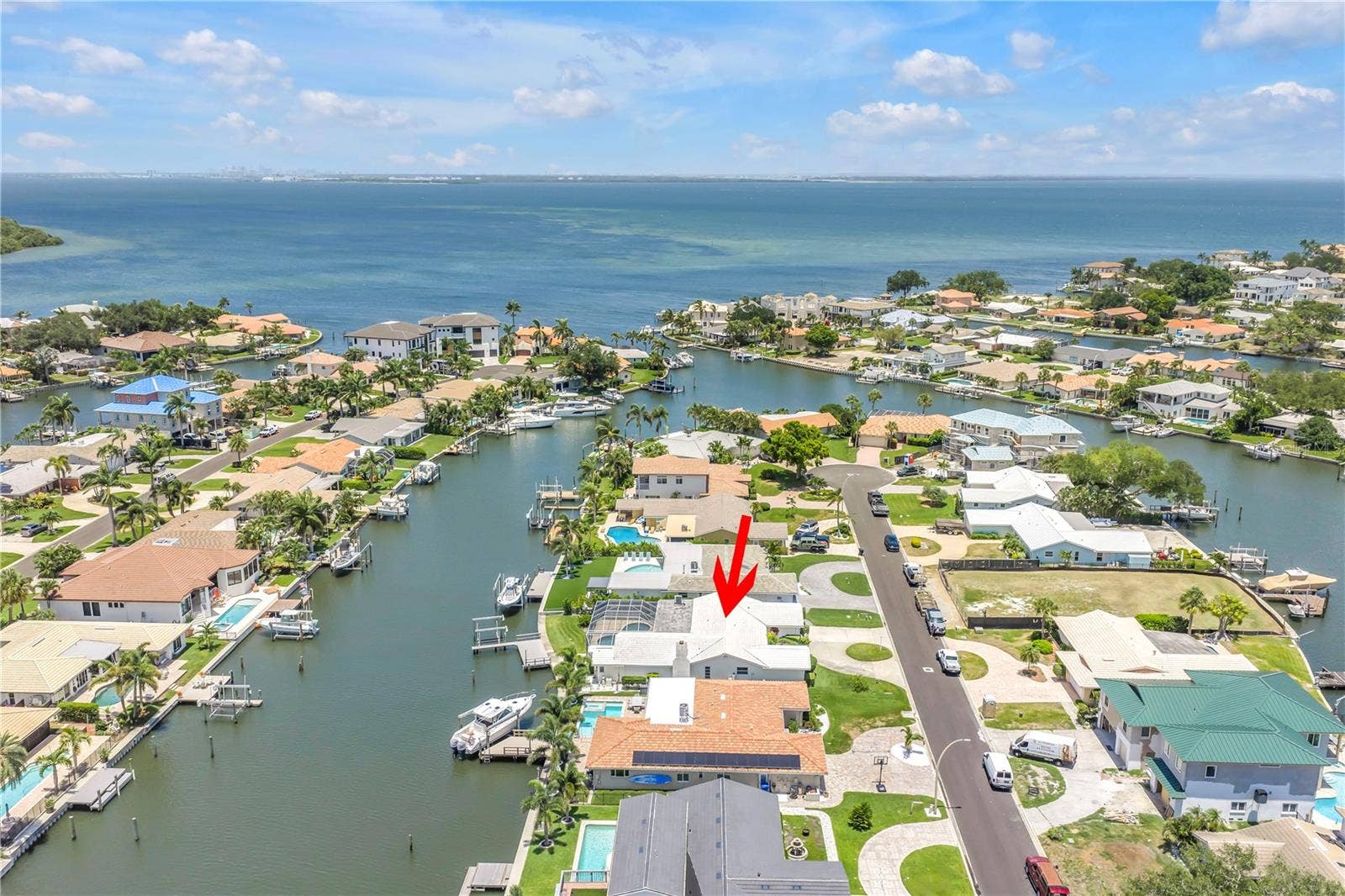2067 MASSACHUSETTS AVENUE NE, St Petersburg, FL 33703 2067 MASSACHUSETTS AVENUE NE, St Petersburg, FL 33703
