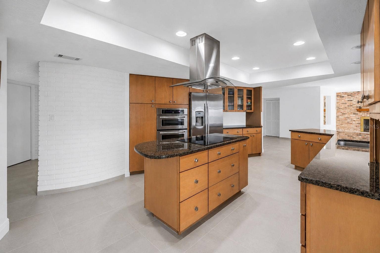 2067 MASSACHUSETTS AVENUE NE, St Petersburg, FL 33703 2067 MASSACHUSETTS AVENUE NE, St Petersburg, FL 33703