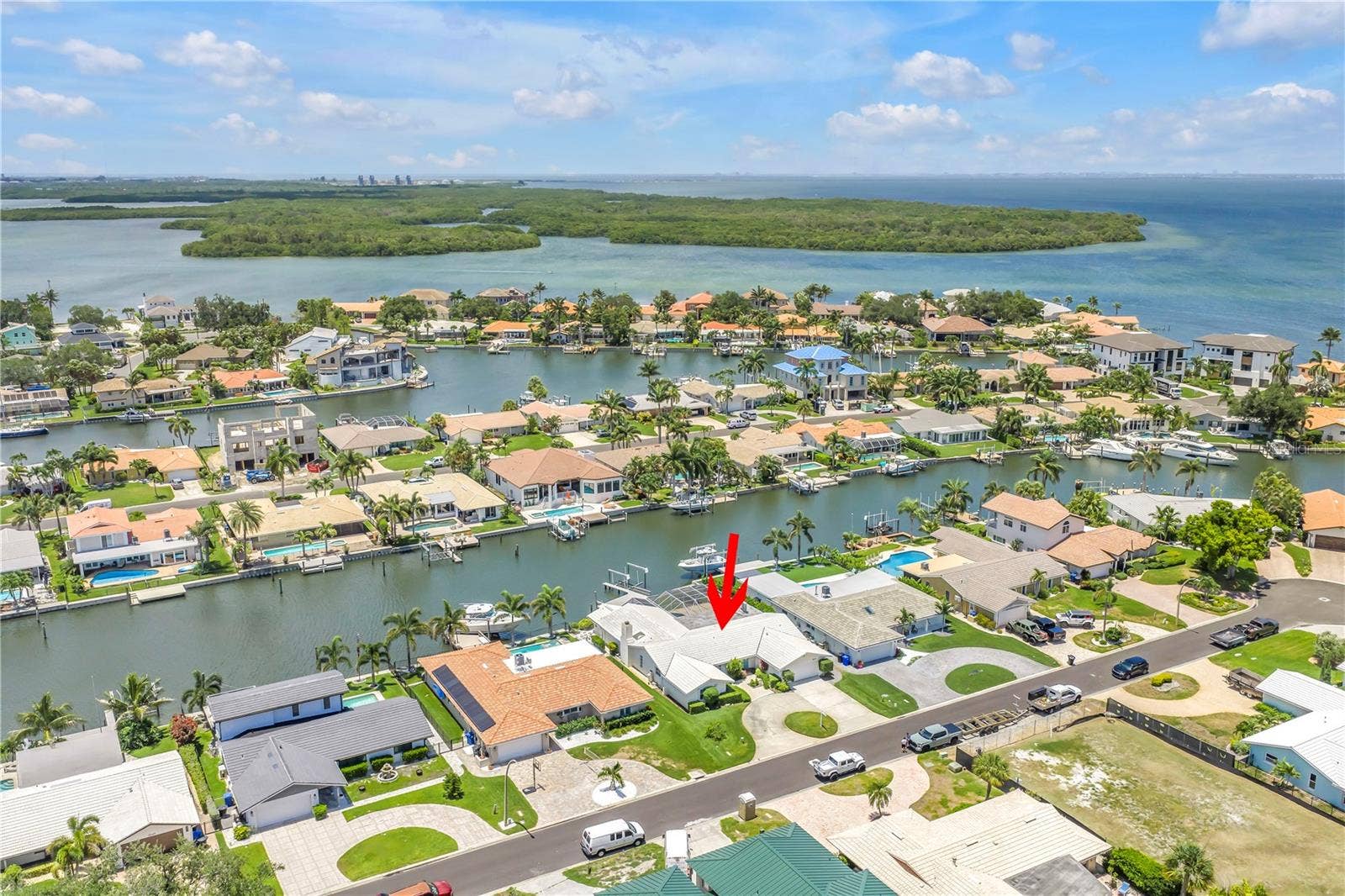 2067 MASSACHUSETTS AVENUE NE, St Petersburg, FL 33703 2067 MASSACHUSETTS AVENUE NE, St Petersburg, FL 33703