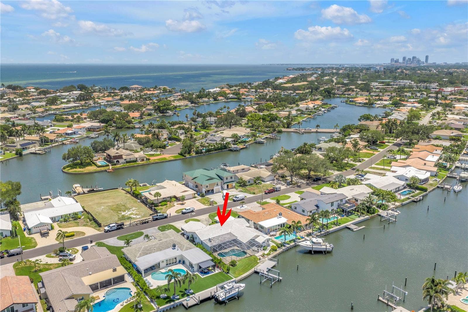 2067 MASSACHUSETTS AVENUE NE, St Petersburg, FL 33703 2067 MASSACHUSETTS AVENUE NE, St Petersburg, FL 33703